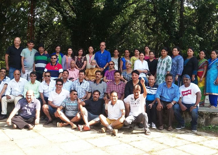 family-enjoying-at-heera-farm