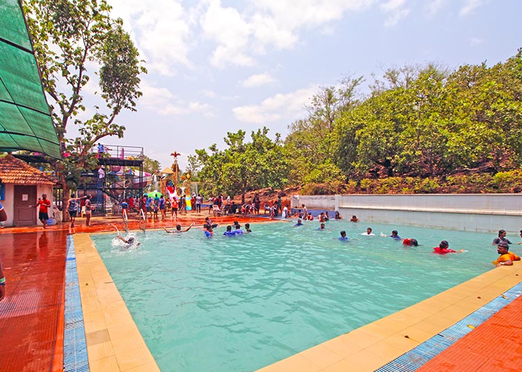pools-at-heera-farm-2